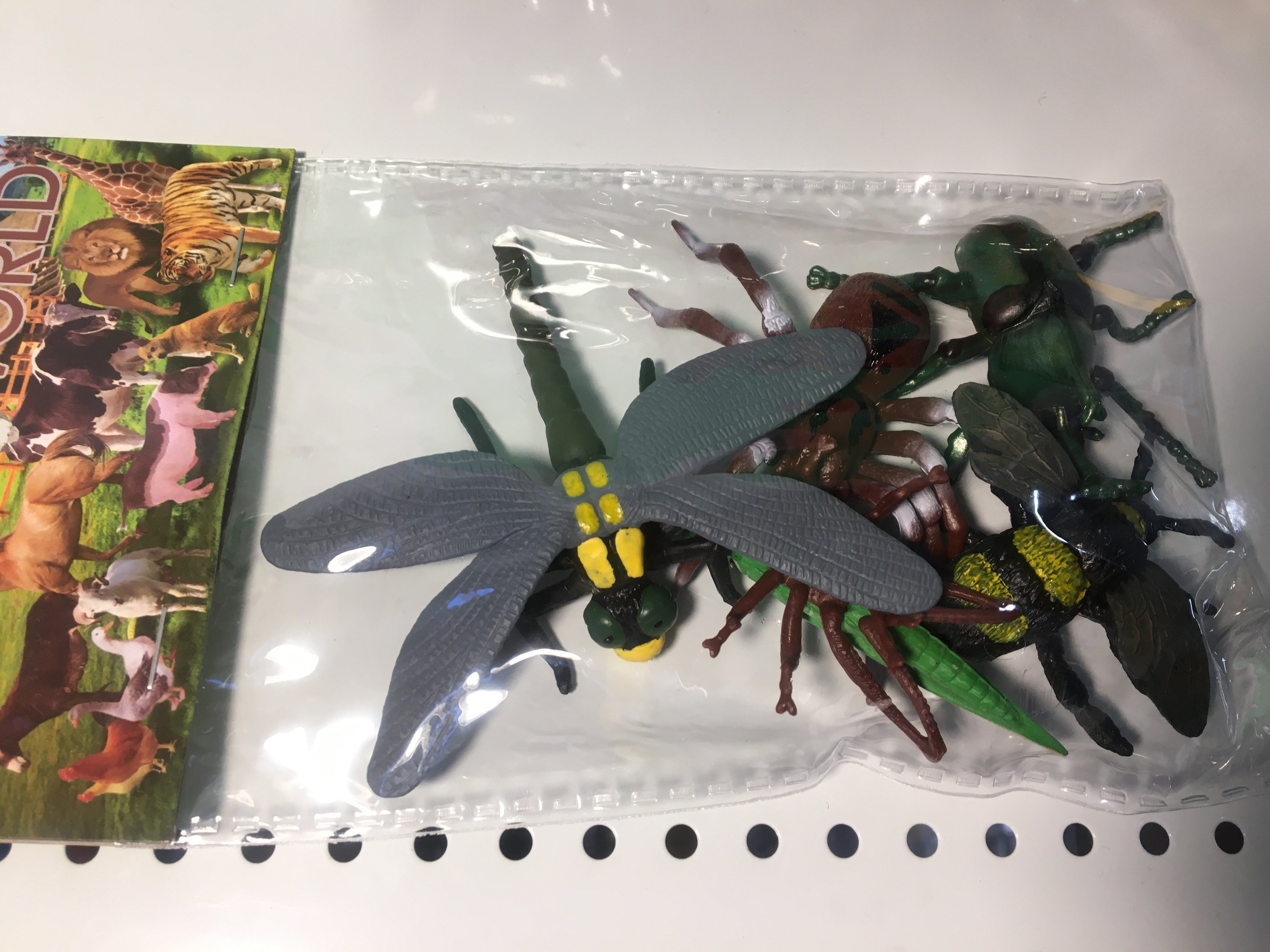 Gift (Animals & Dino Small Figure Toys 4 Pack)