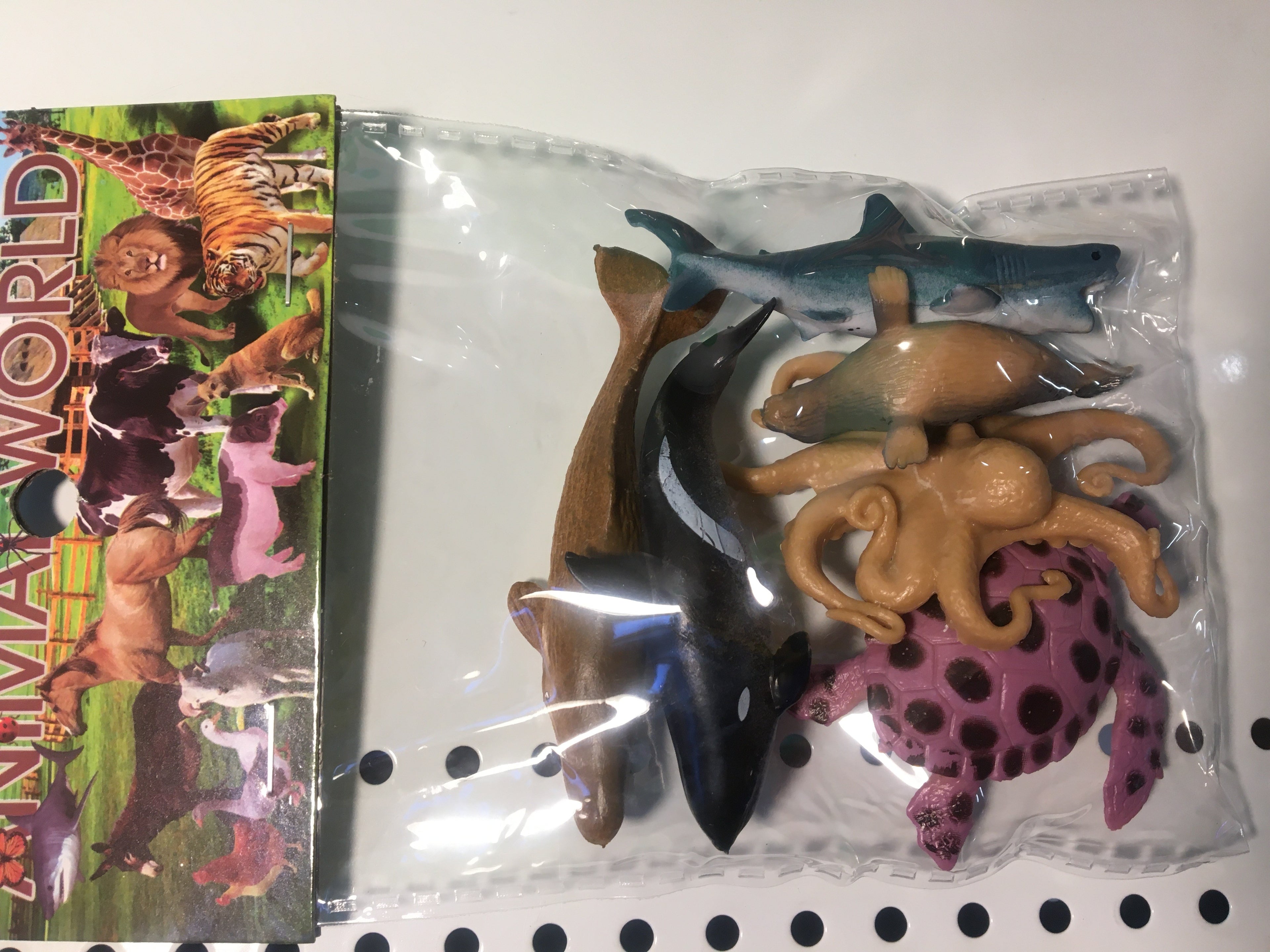 Gift (Animals & Dino Small Figure Toys 4 Pack)