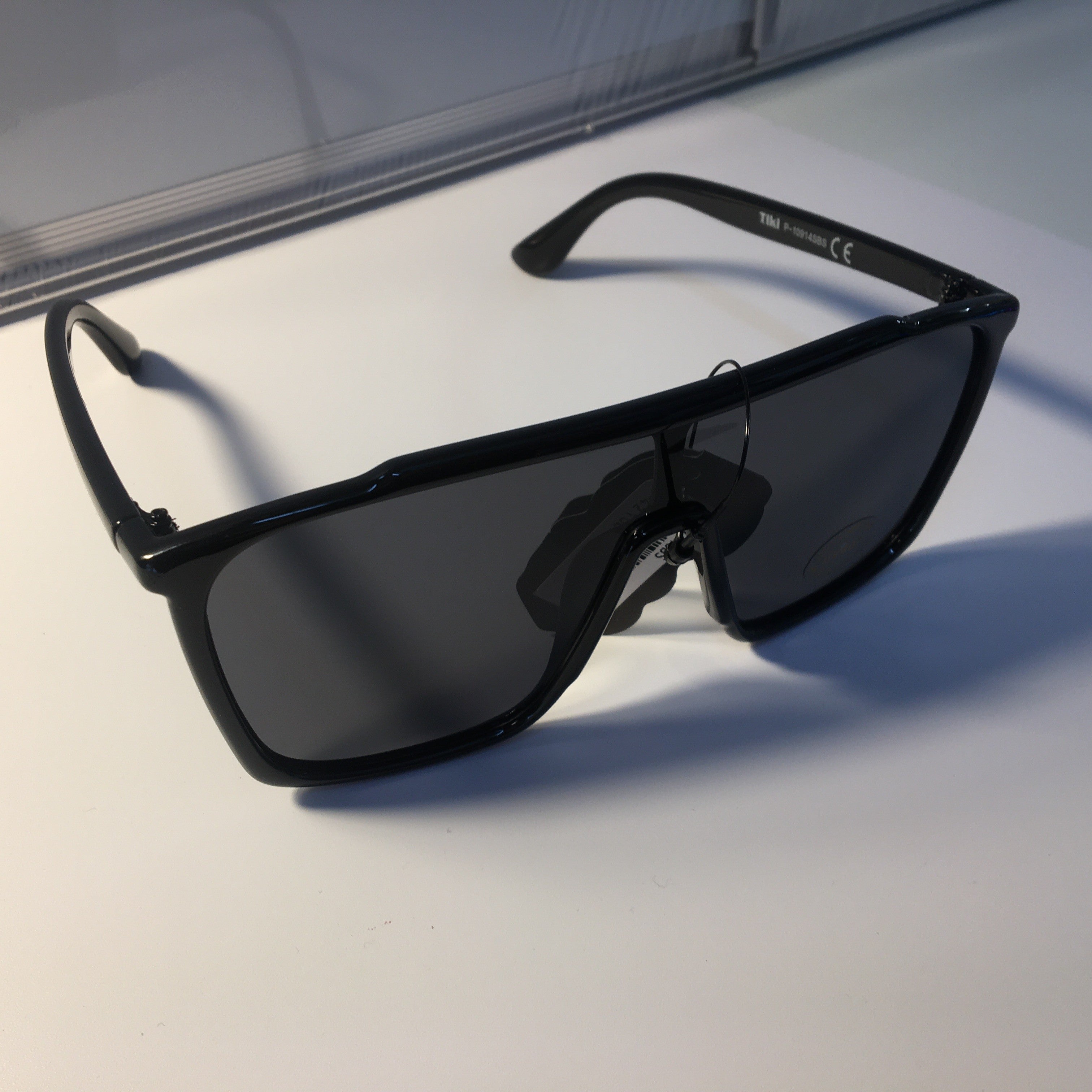 Sunglasses - Oversized Shield