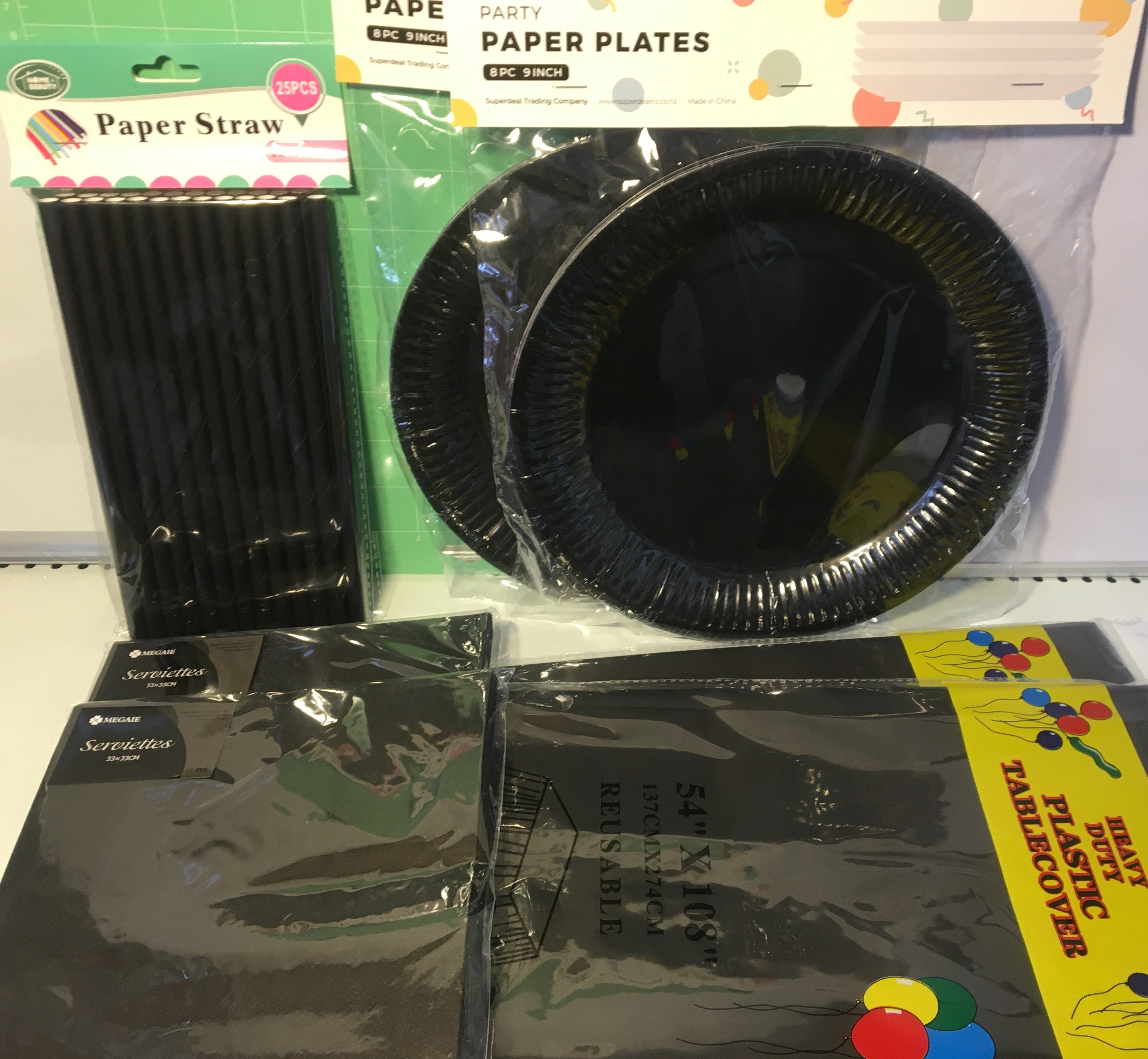 Black Party Decoration Set