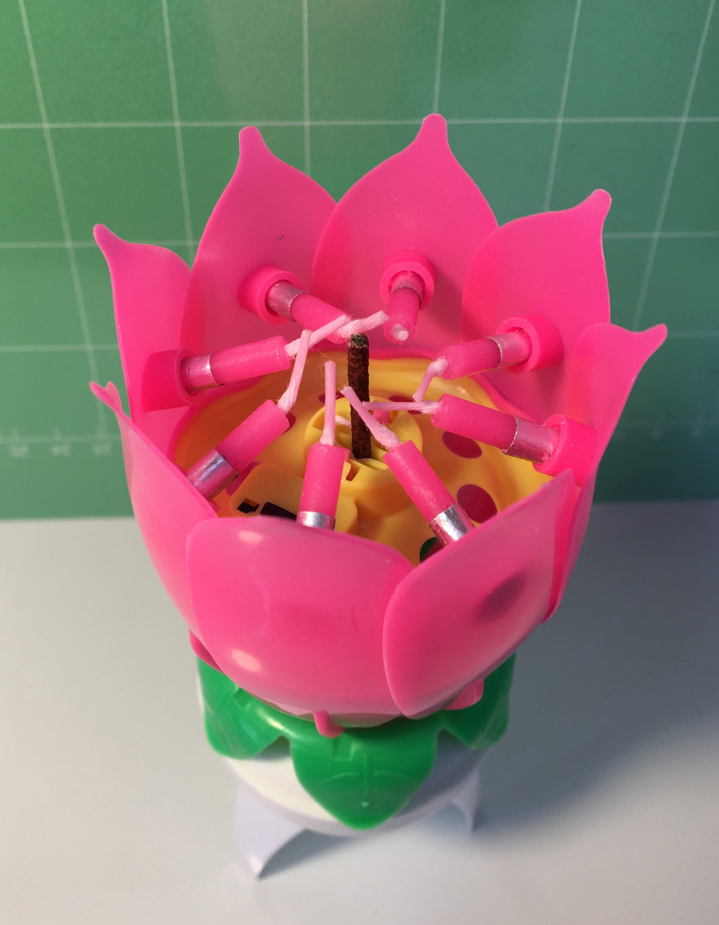 Musical Lotus Flower Birthday Candle – Magic Blooming Cake Candle with Happy Birthday Music