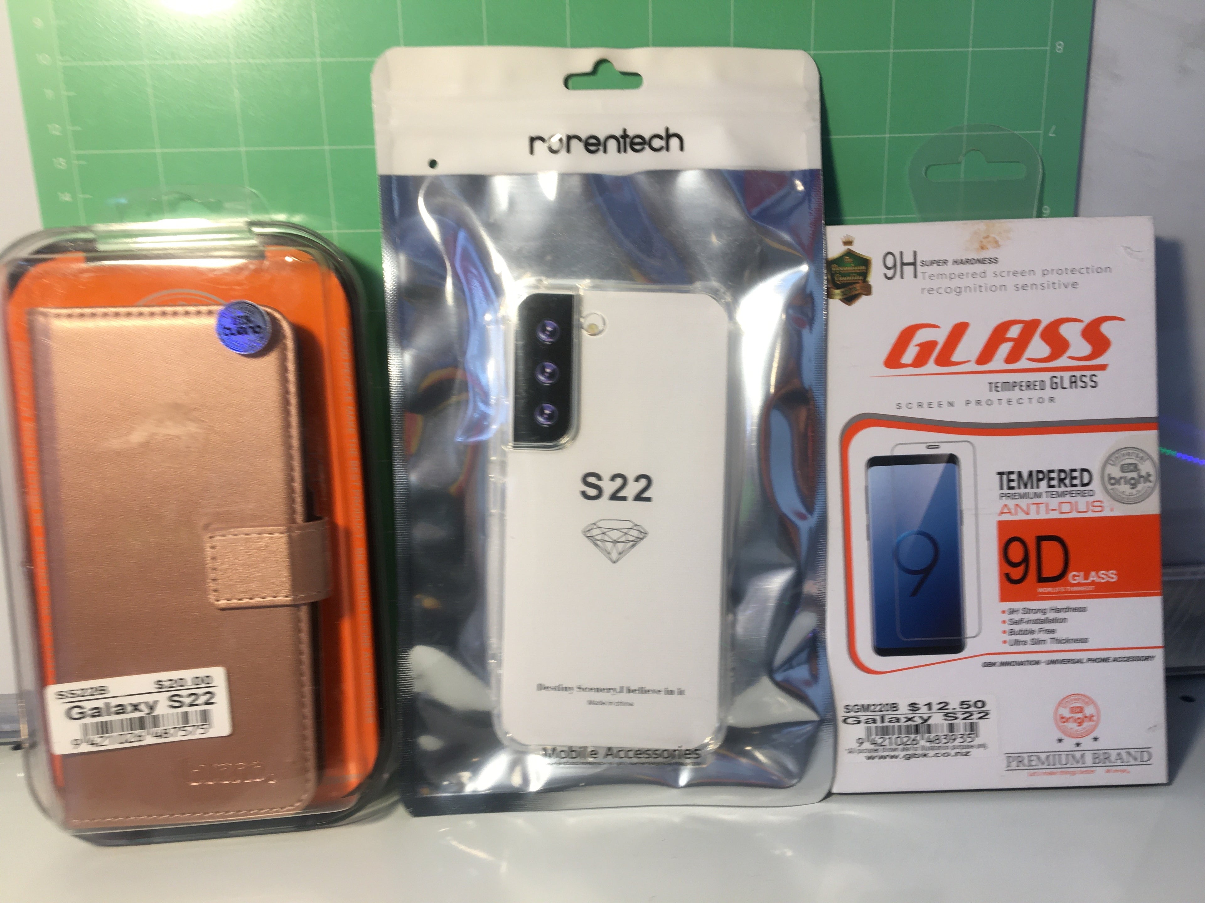 Samsung Galaxy S22 Protective Case and Tempered Glass Screen Protector Set-DC40%
