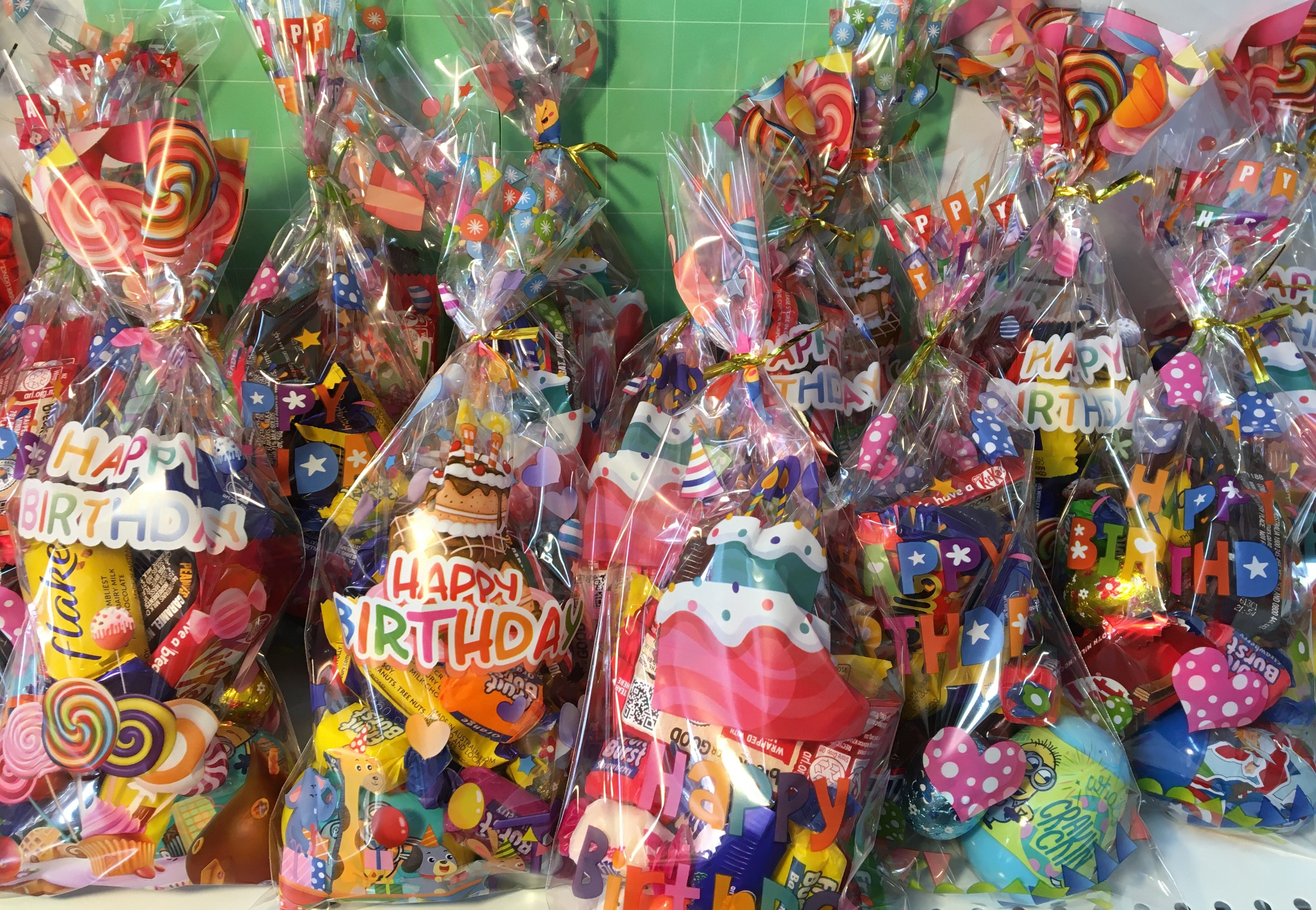 Gift Happy Birthday Party Pack (Chocolate Mix)